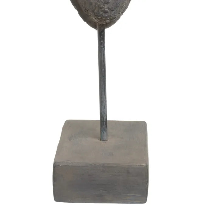 Figura máscara gris.