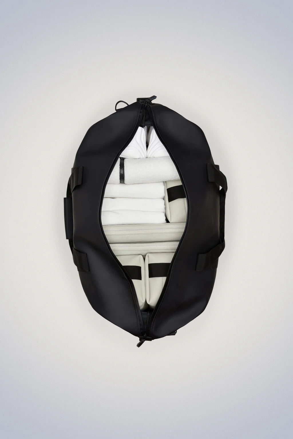 14200 - Hilo weekend bag.