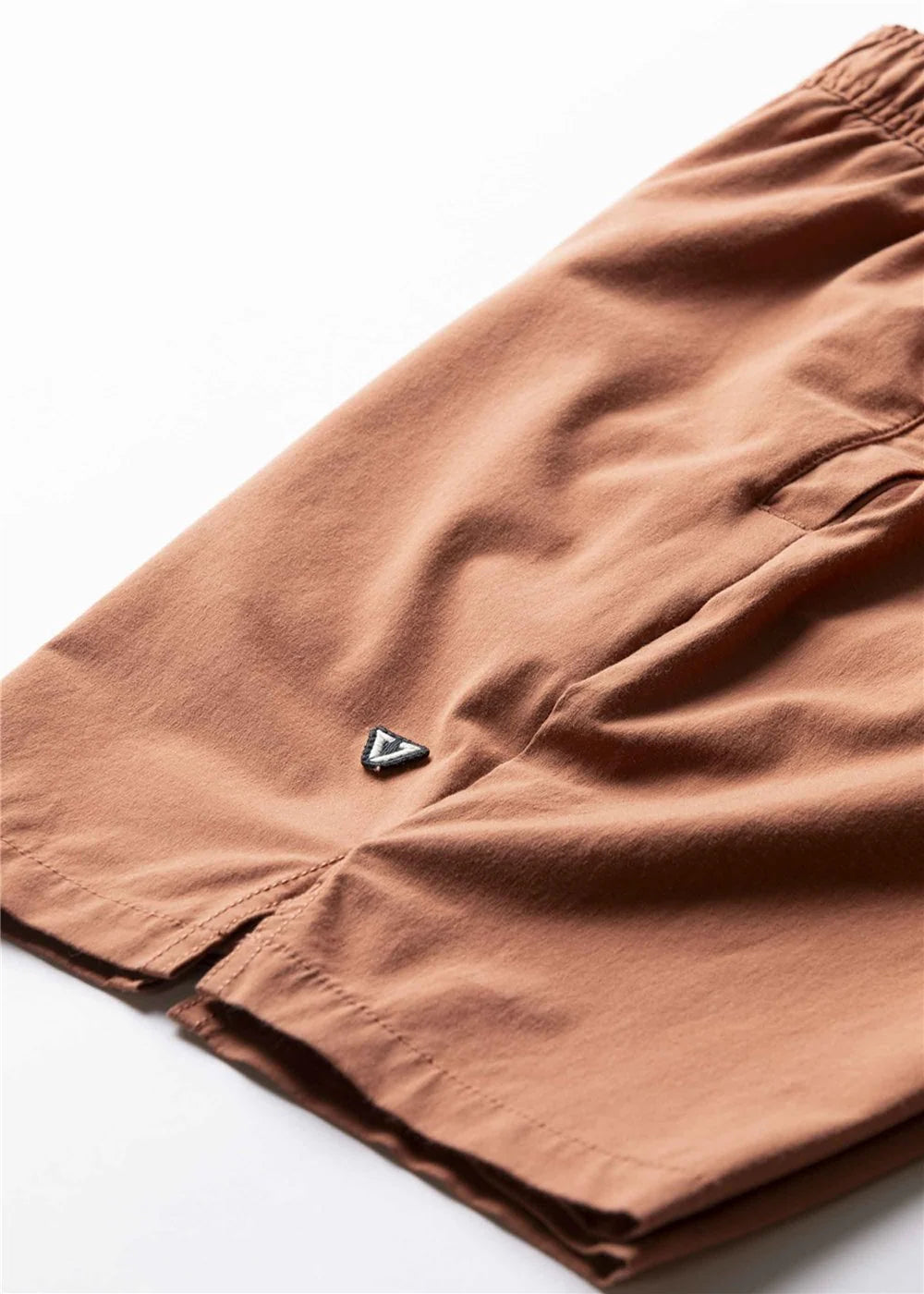 Pantalón corto elástico alto 18".