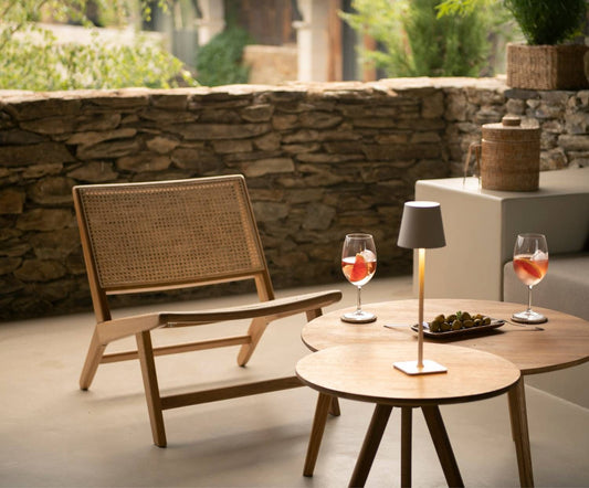 Sillón de madera de roble.