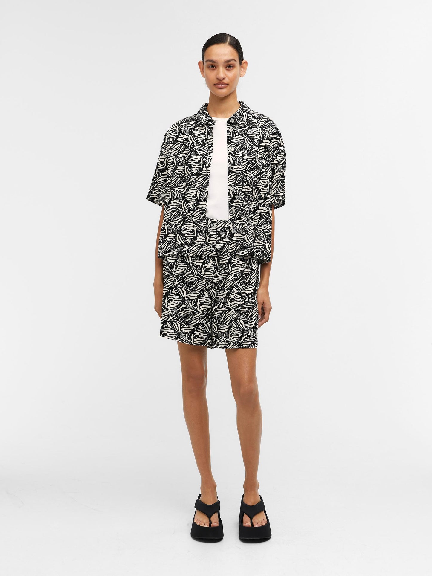 Camisa de estampado floral.