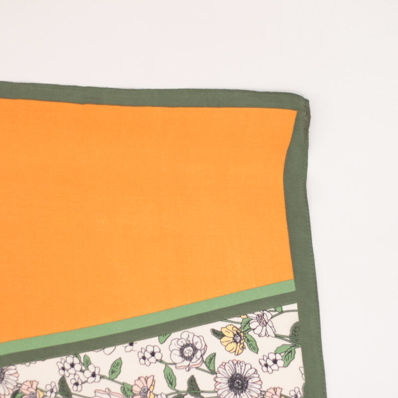 Pañuelo estampado.