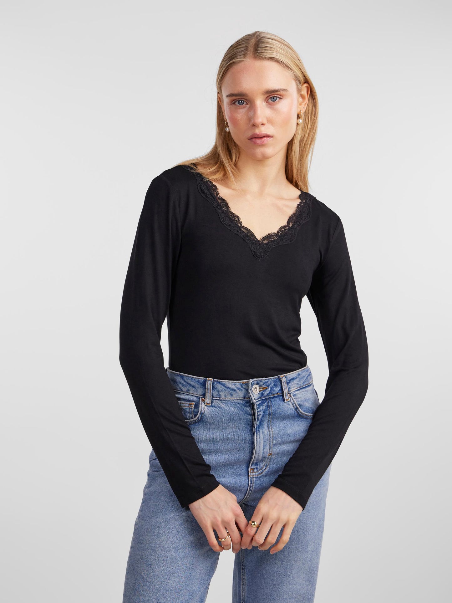 Camiseta encajes.