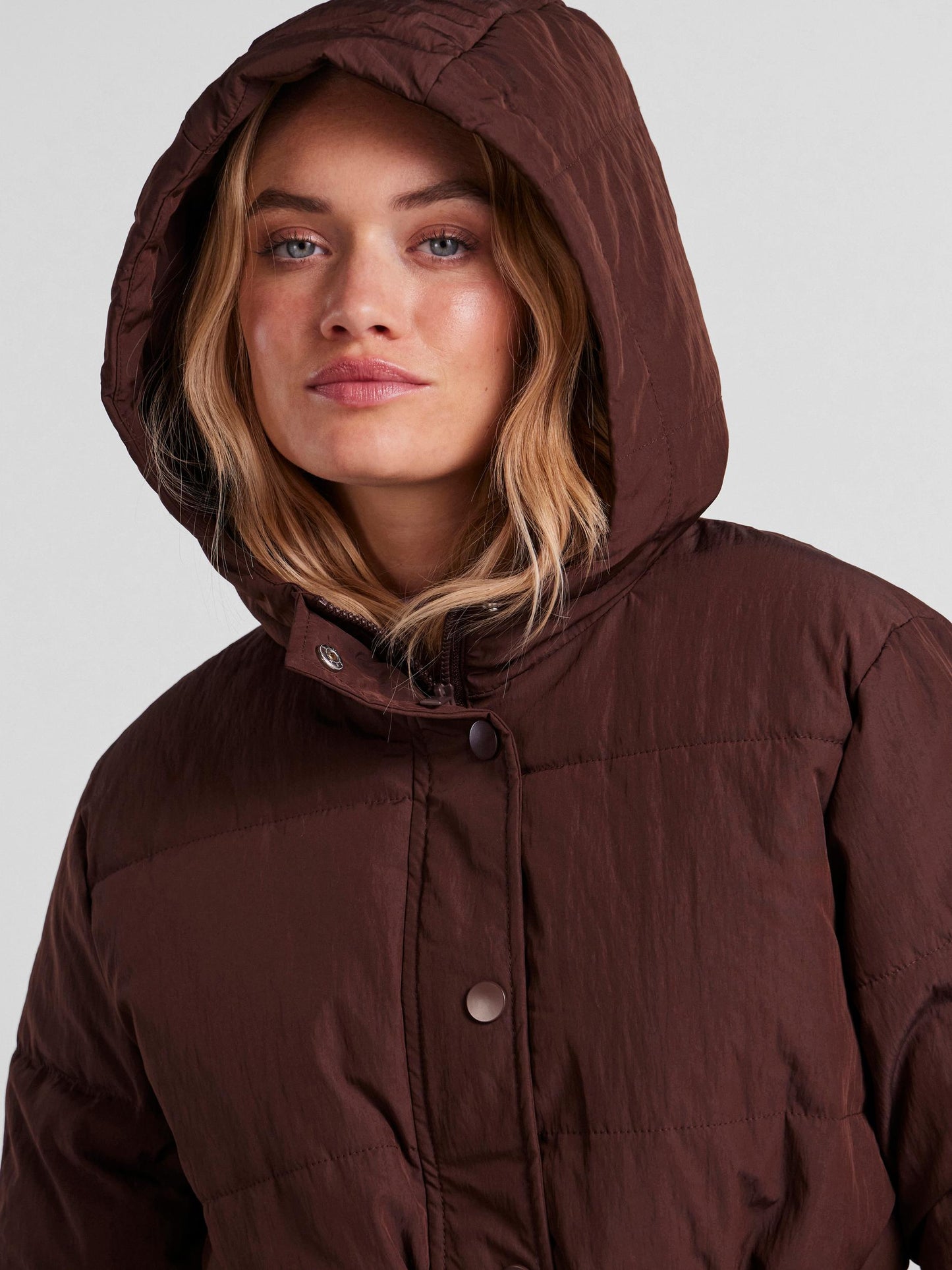 Chaqueta con lazada.