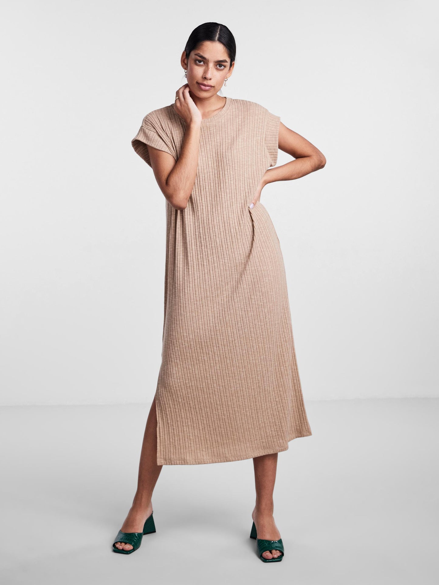 Vestido maxi fluido.