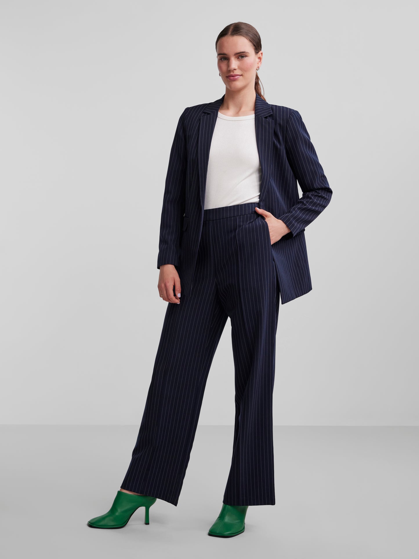 Blazer raya diplomática.