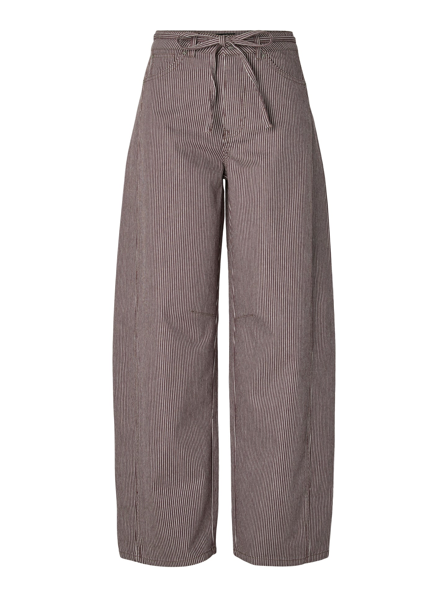 Pantalón barrel.