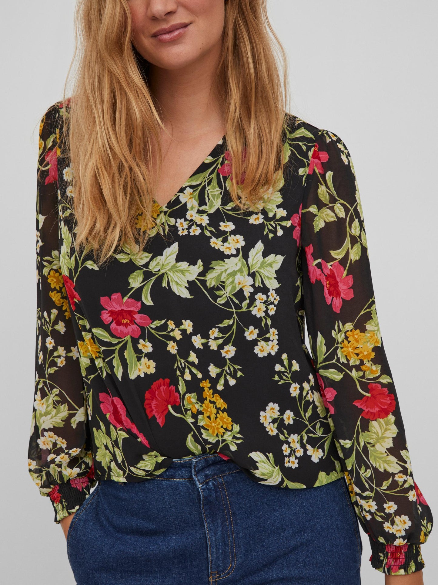 Camisa estampado floral.