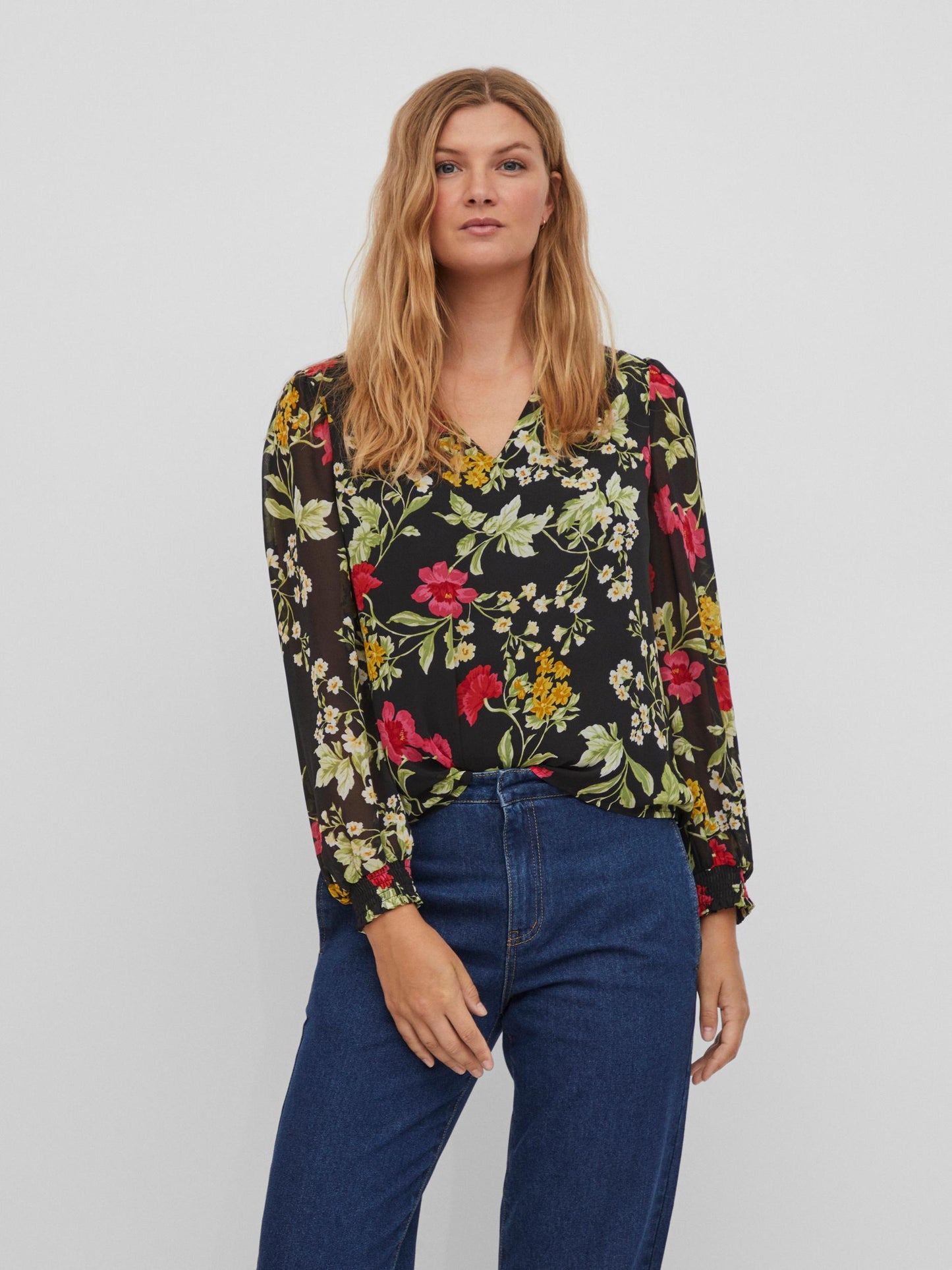 Camisa estampado floral.