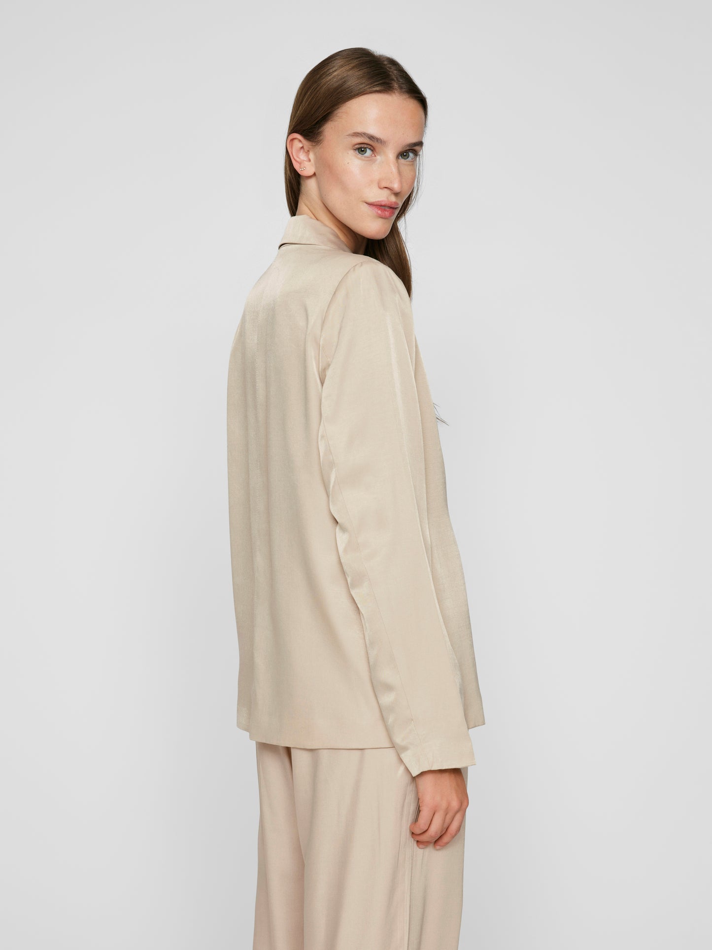 Blazer satinada.