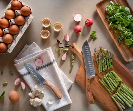 Set 2 cuchillos santoku.