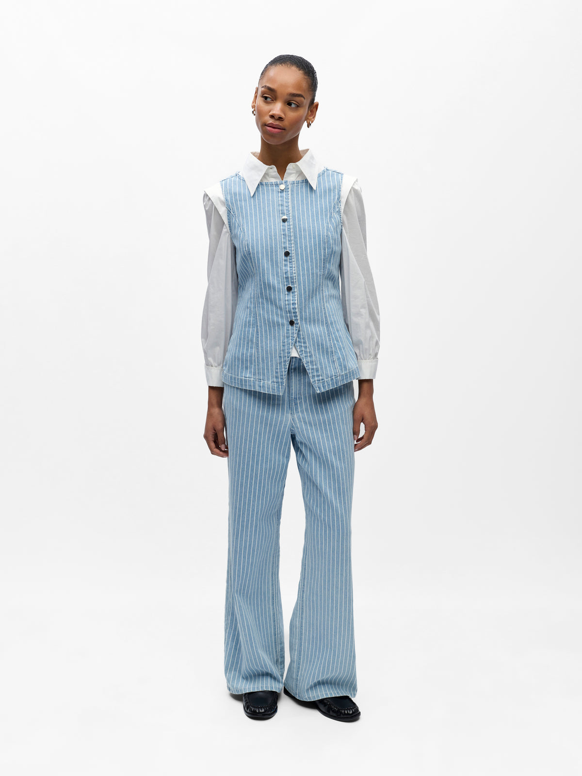 Chaleco denim.