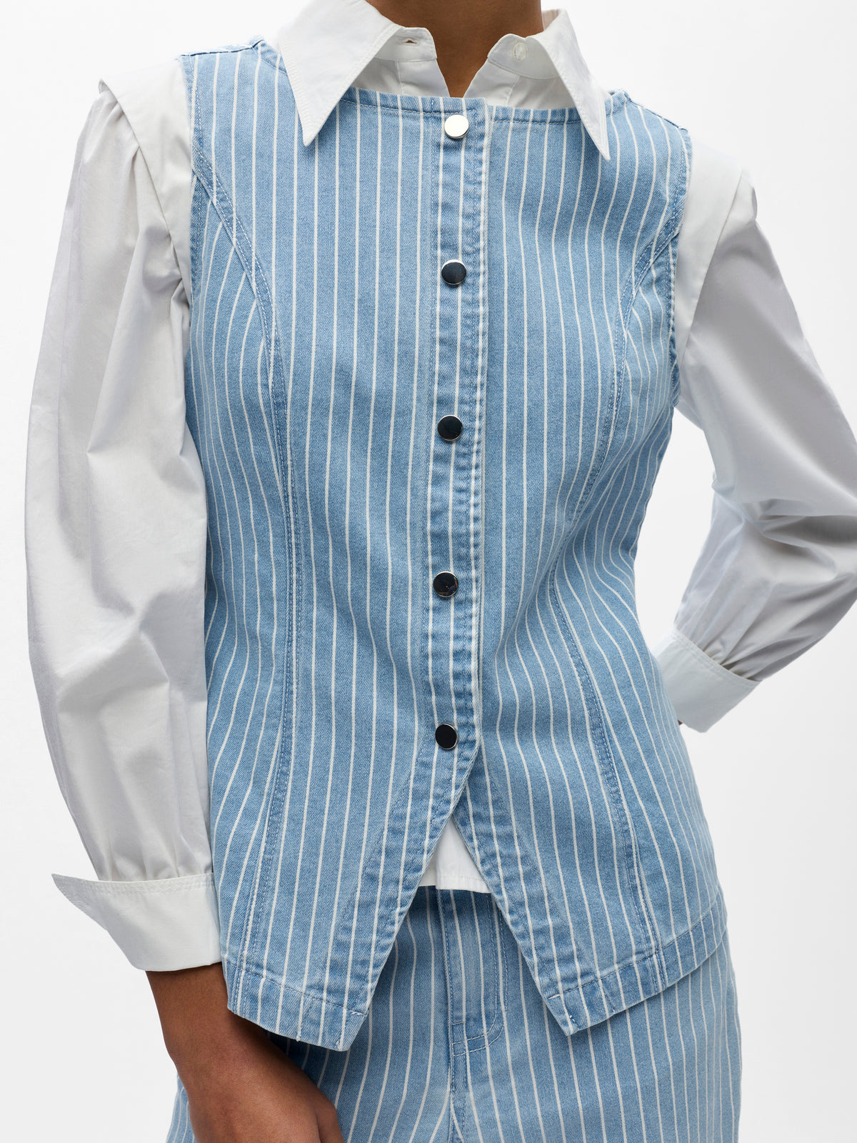 Chaleco denim.
