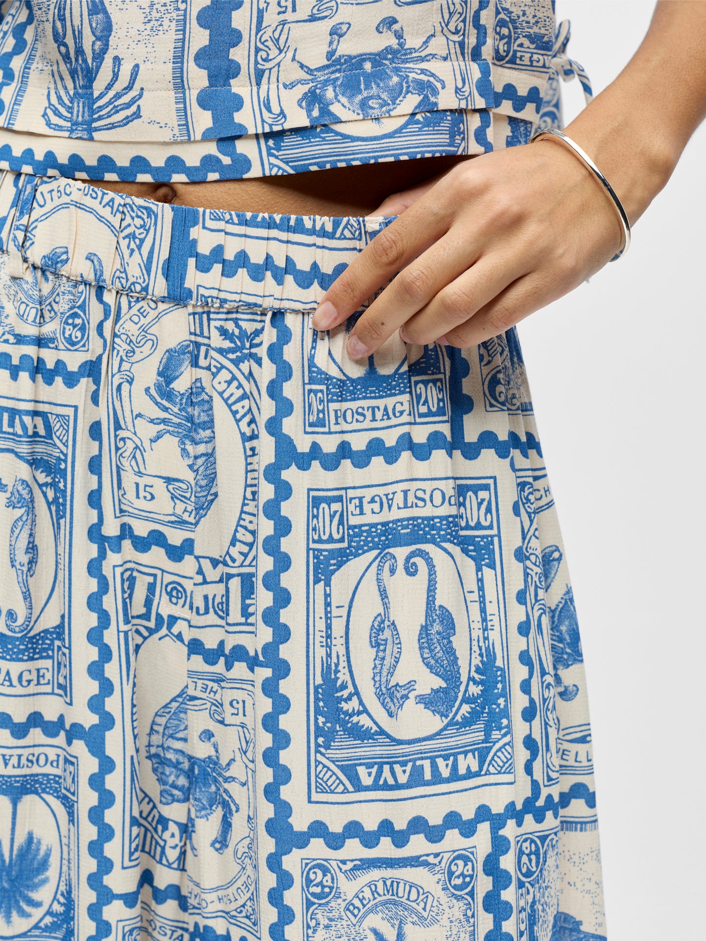 Pantalón estampado.