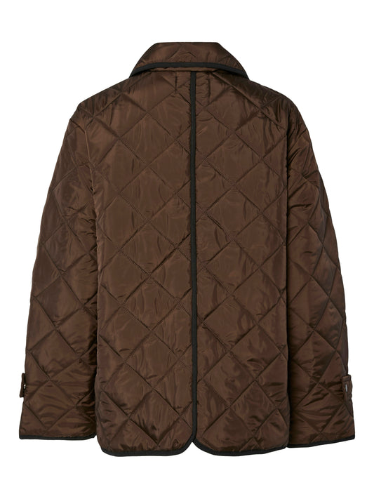 Chaqueta chocolate.
