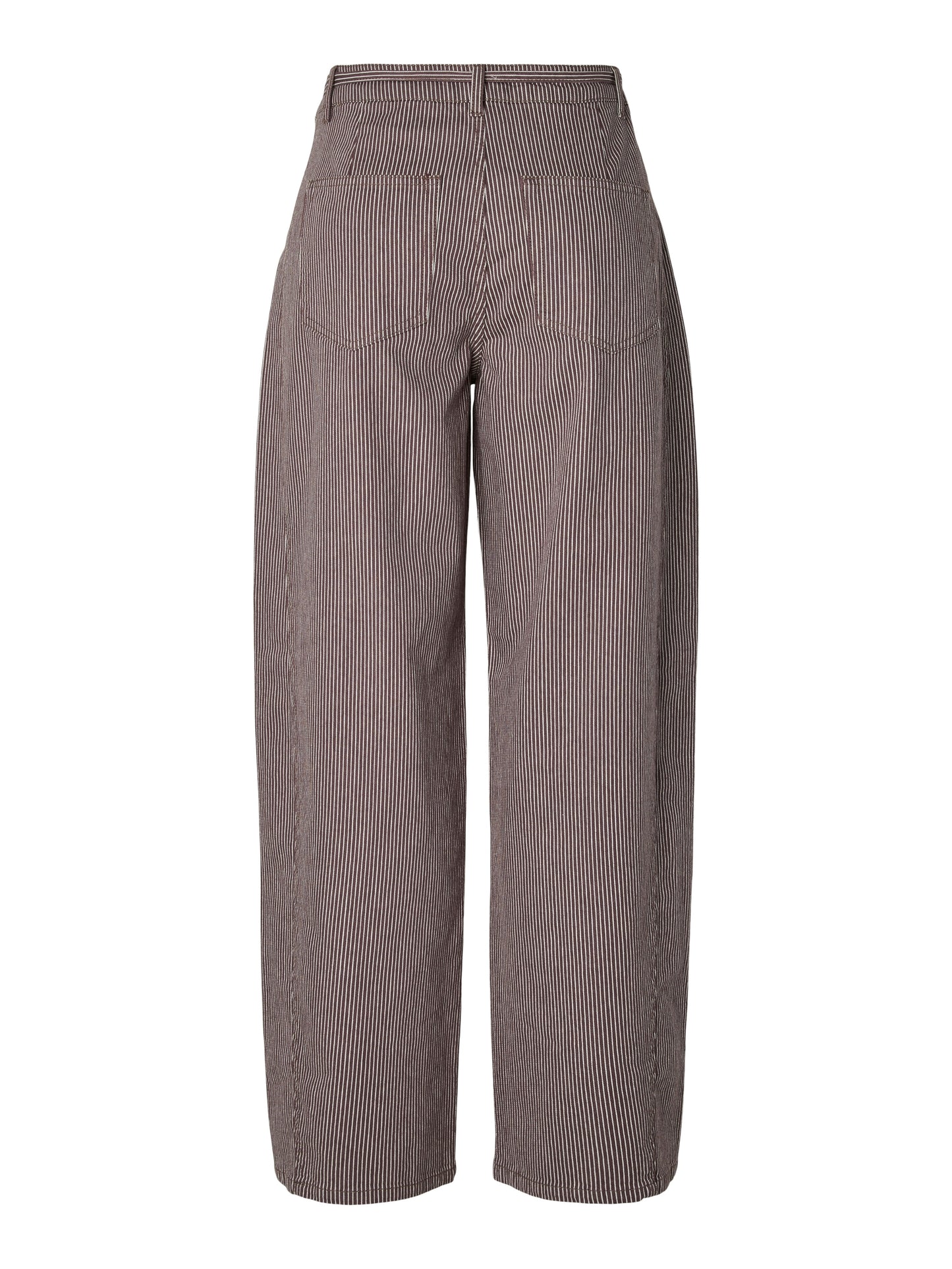 Pantalón barrel.