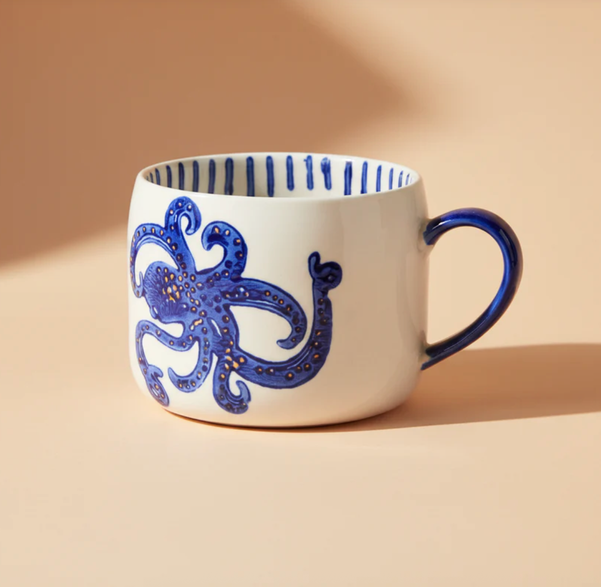 Taza cerámica pintada a mano.