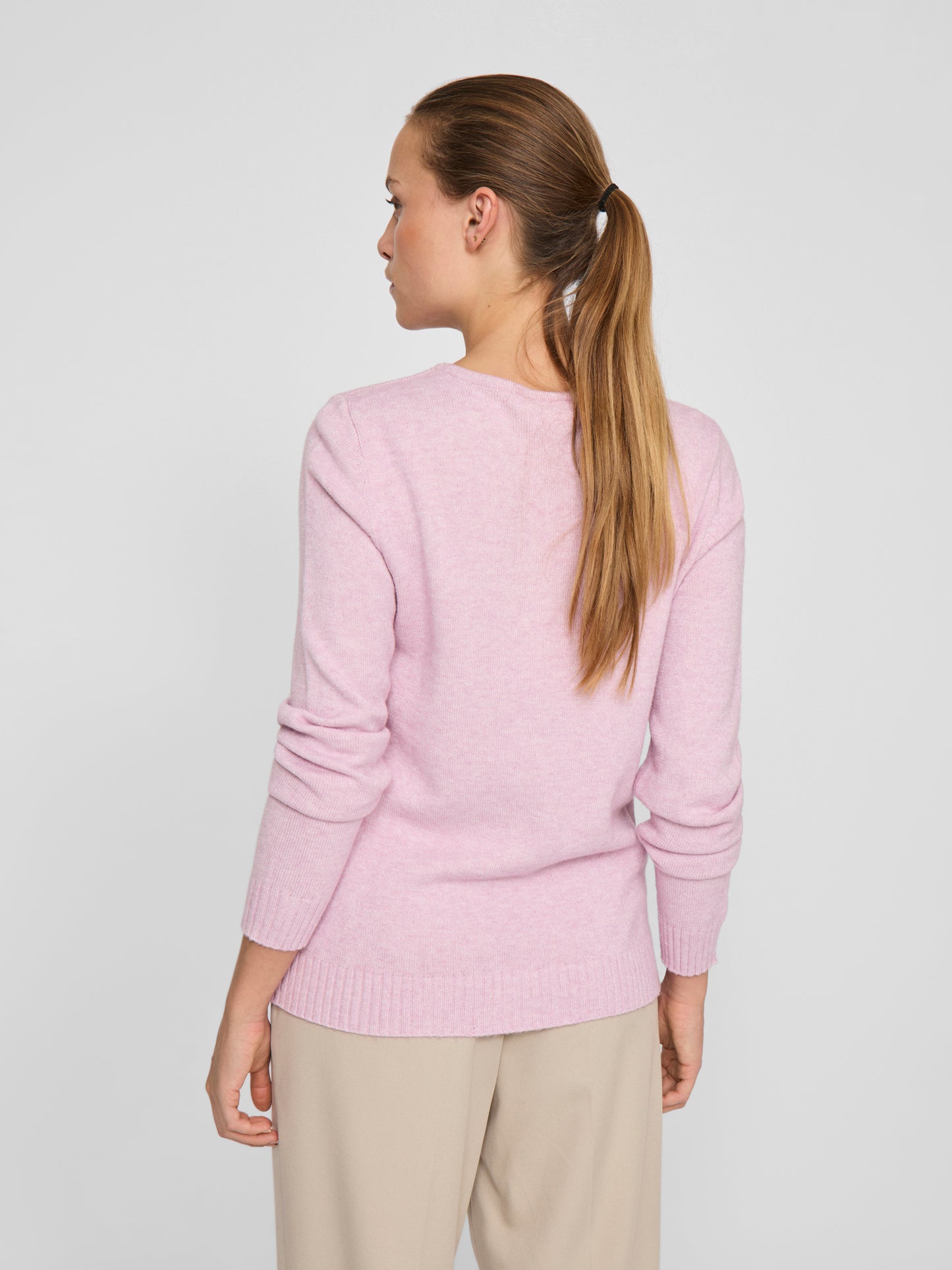 Jersey cuello pico.