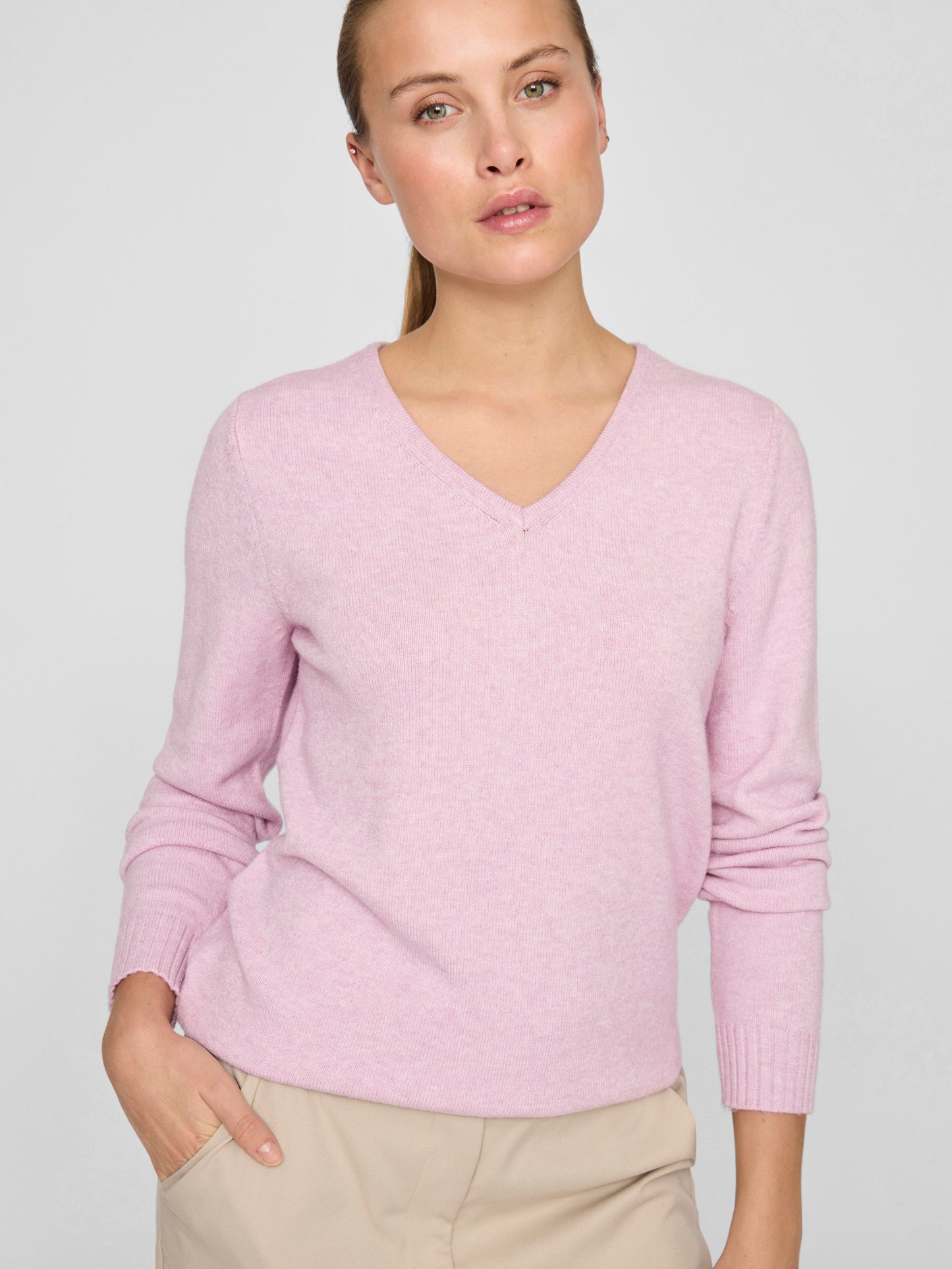 Jersey cuello pico.