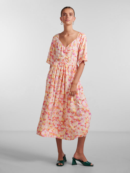 Vestido estampado floral.