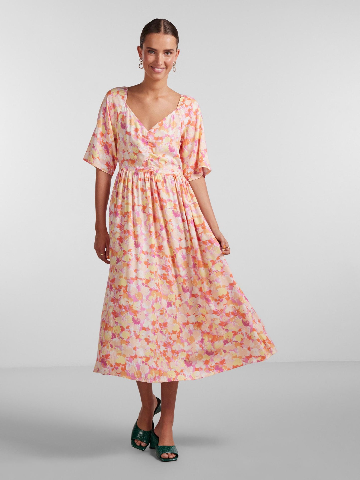 Vestido estampado floral.
